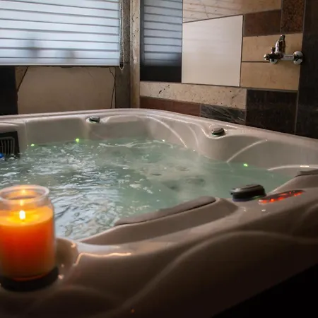Ubytování v soukromí Checz Goscinna- Pokoje,sauna,jacuzzi, Sala Konferencyjna