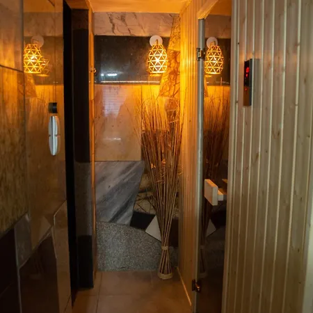 Checz Goscinna- Pokoje,sauna,jacuzzi, Sala Konferencyjna Grzybno