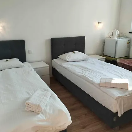 Checz Goscinna- Pokoje,sauna,jacuzzi, Sala Konferencyjna Grzybno