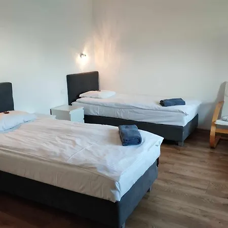 Checz Goscinna- Pokoje,sauna,jacuzzi, Sala Konferencyjna *