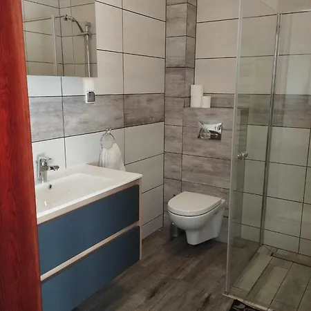 Checz Goscinna- Pokoje,sauna,jacuzzi, Sala Konferencyjna ホームステイ Grzybno