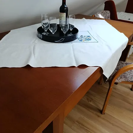 Checz Goscinna- Pokoje,sauna,jacuzzi, Sala Konferencyjna ホームステイ *