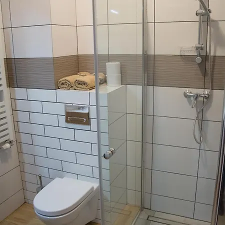 Checz Goscinna- Pokoje,sauna,jacuzzi, Sala Konferencyjna