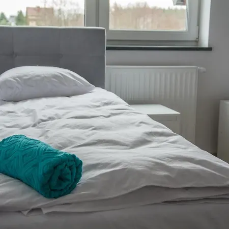 Checz Goscinna- Pokoje,sauna,jacuzzi, Sala Konferencyjna ホームステイ *