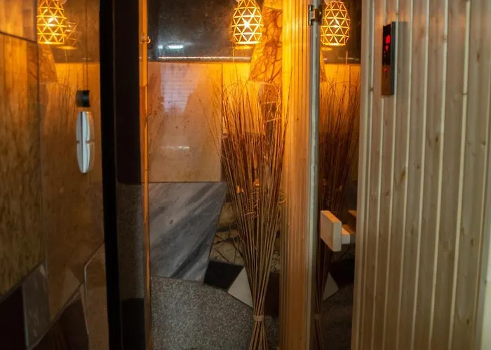 Checz Goscinna- Pokoje,sauna,jacuzzi, Sala Konferencyjna Grzybno