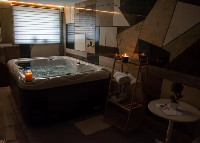 Checz Goscinna- Pokoje,sauna,jacuzzi, Sala Konferencyjna *