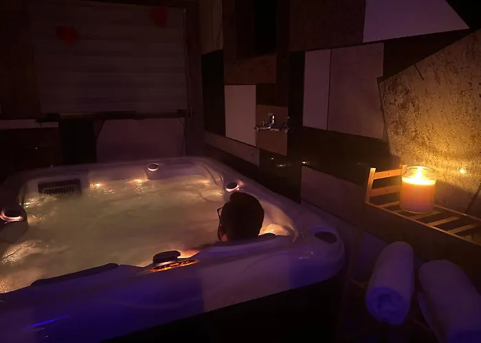 Alloggio in famiglia Checz Goscinna- Pokoje,sauna,jacuzzi, Sala Konferencyjna Grzybno