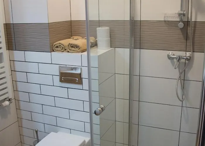 Checz Goscinna- Pokoje,sauna,jacuzzi, Sala Konferencyjna