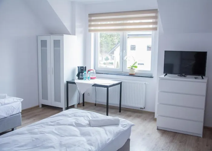 Privatunterkunft Checz Goscinna- Pokoje,sauna,jacuzzi, Sala Konferencyjna *