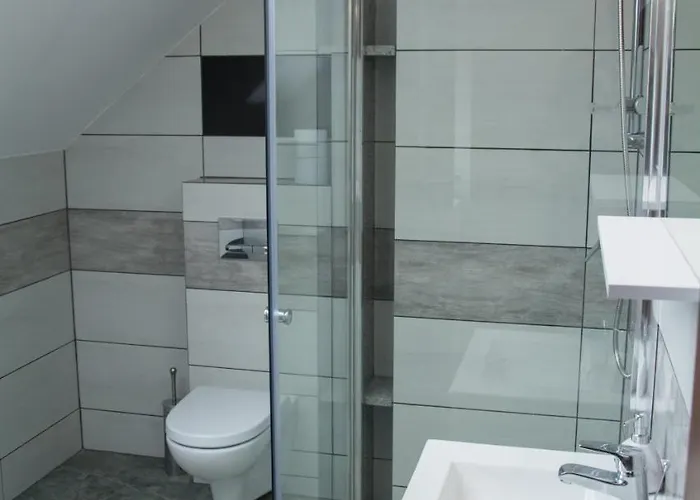 Checz Goscinna- Pokoje,sauna,jacuzzi, Sala Konferencyjna * Grzybno